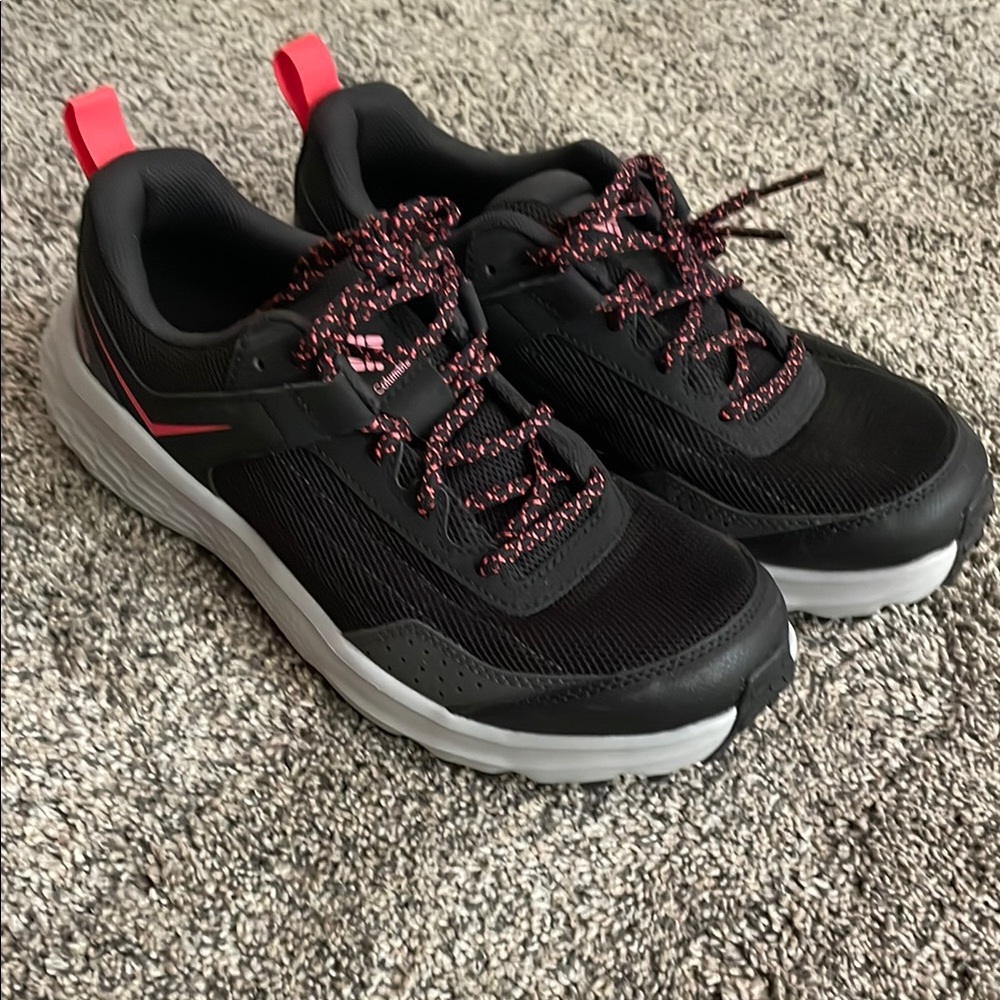 Black and salmon Columbia shoes - Picture 1 of 6
